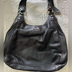 Gently used leather coach shoulder bag.